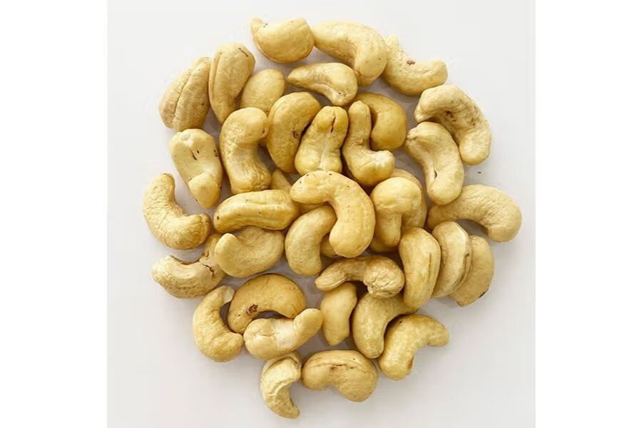 What Are Cashew Nuts? Why Are They Loved by Many People?